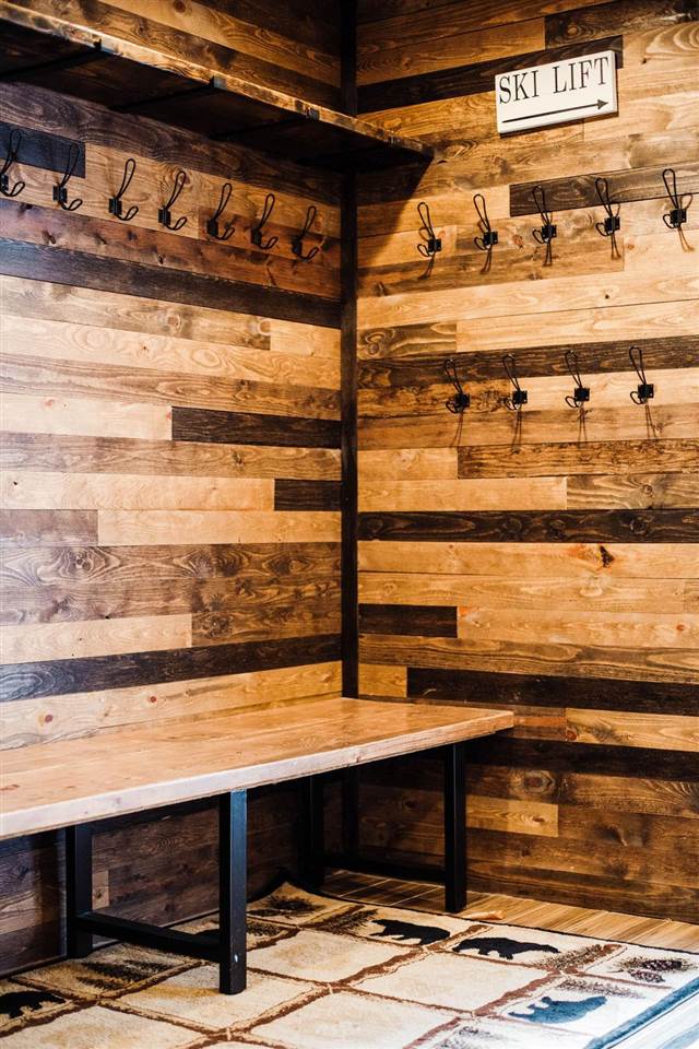 Boyne Falls, Michigan 49713, United States, 4 Bedrooms Bedrooms, ,4 BathroomsBathrooms,Residential,Active,103833