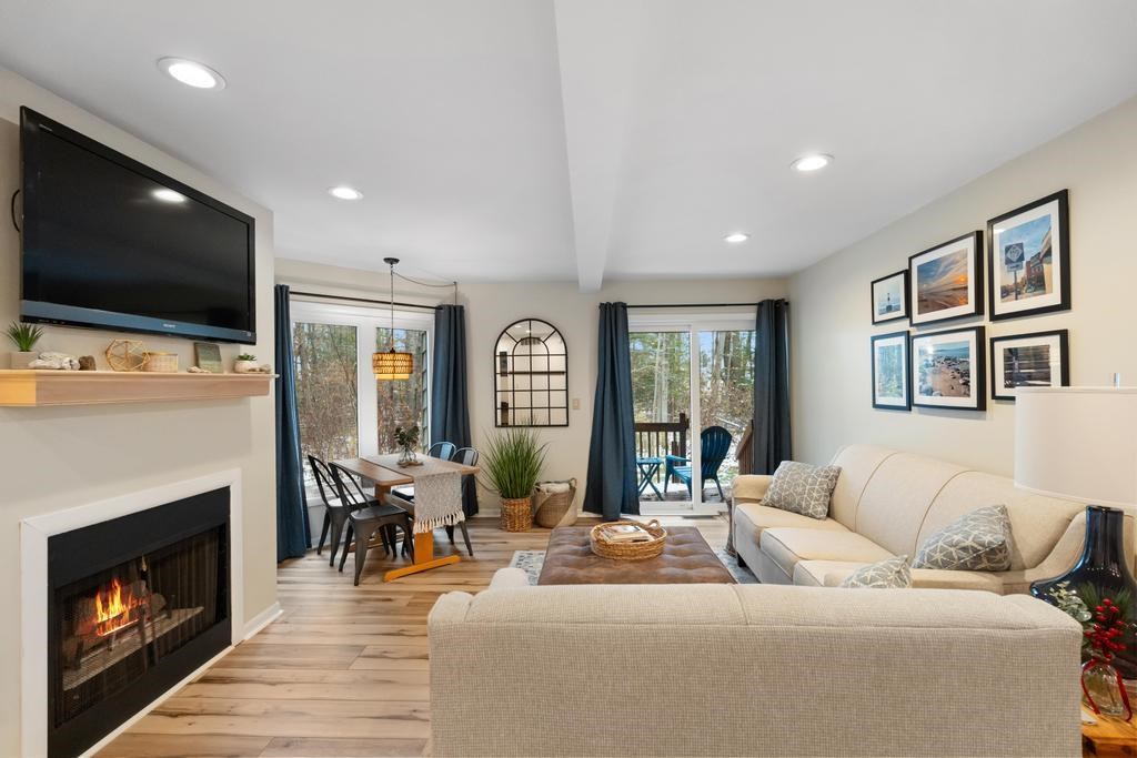 Petoskey, Michigan 49770, United States, 1 Bedroom Bedrooms, ,1 BathroomBathrooms,Residential,Active,241297