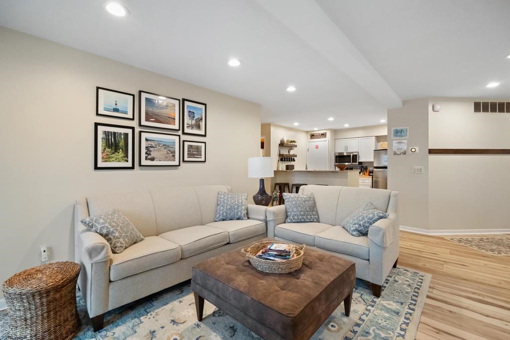 Petoskey, Michigan 49770, United States, 1 Bedroom Bedrooms, ,1 BathroomBathrooms,Residential,Active,241297