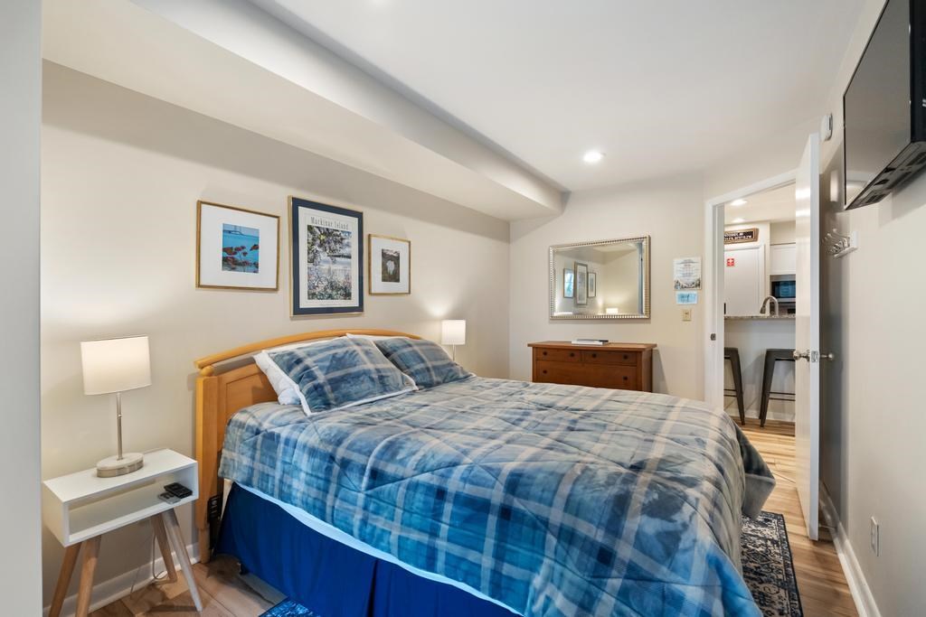 Petoskey, Michigan 49770, United States, 1 Bedroom Bedrooms, ,1 BathroomBathrooms,Residential,Active,241297