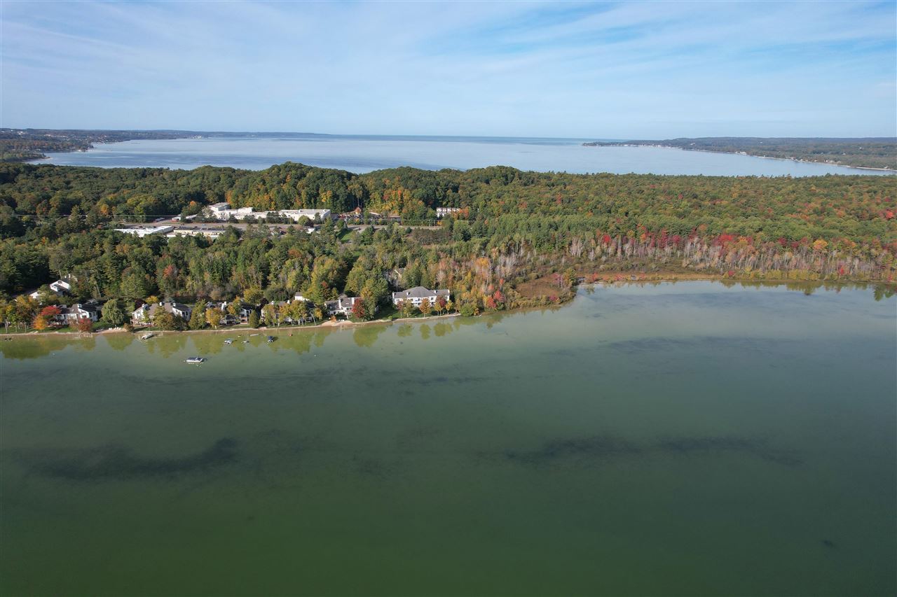 Petoskey, Michigan 49770, United States, 1 Bedroom Bedrooms, ,1 BathroomBathrooms,Residential,Active,241297