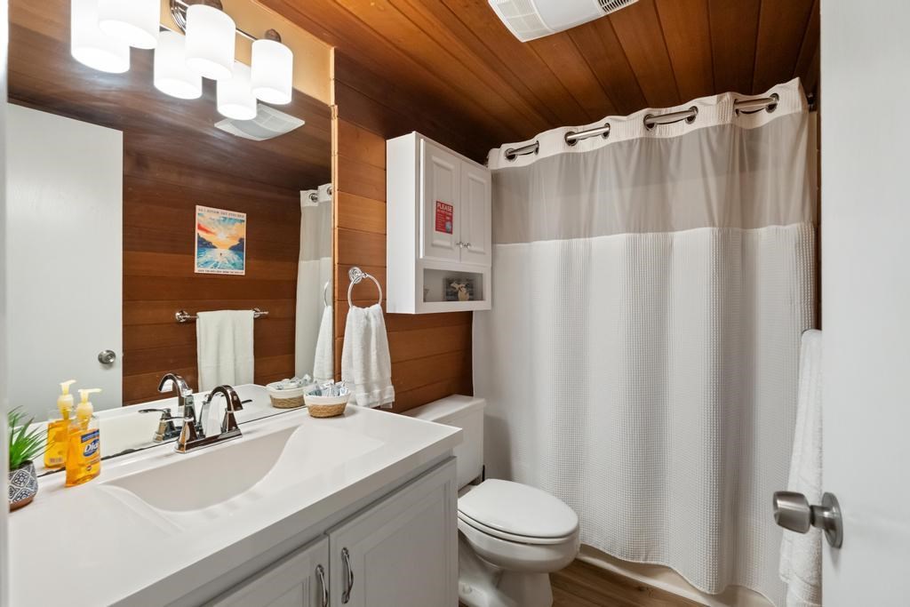 Petoskey, Michigan 49770, United States, 1 Bedroom Bedrooms, ,1 BathroomBathrooms,Residential,Active,241297