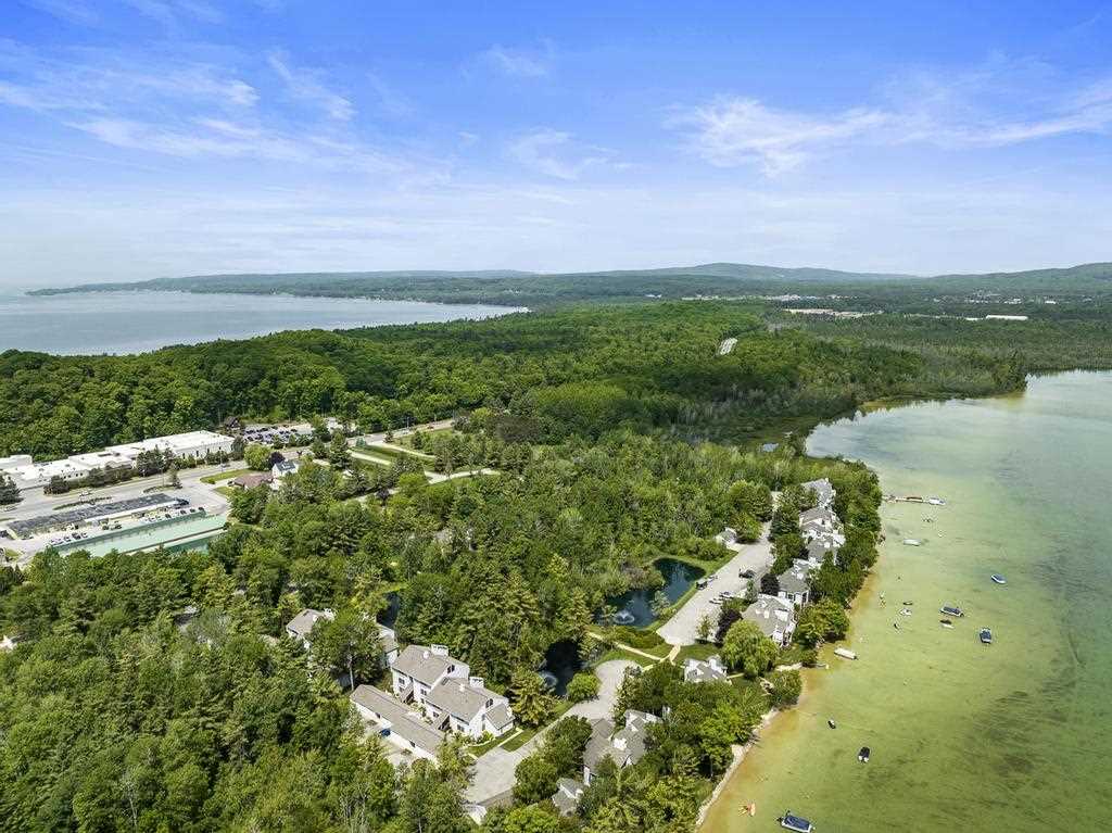 Petoskey, Michigan 49770, United States, 1 Bedroom Bedrooms, ,1 BathroomBathrooms,Residential,Active,241297