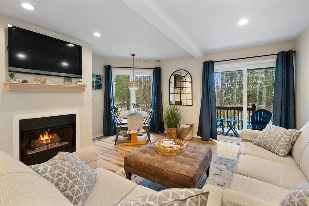 Petoskey, Michigan 49770, United States, 1 Bedroom Bedrooms, ,1 BathroomBathrooms,Residential,Active,241297