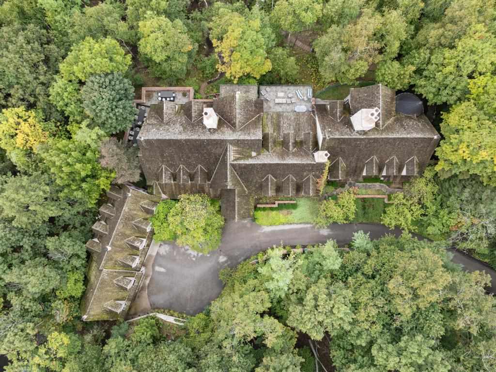 Charlevoix, Michigan 49720, United States, 8 Bedrooms Bedrooms, ,9 BathroomsBathrooms,Residential,Active,219399