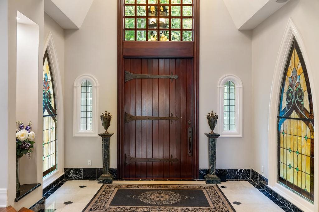 Charlevoix, Michigan 49720, United States, 8 Bedrooms Bedrooms, ,9 BathroomsBathrooms,Residential,Active,219399