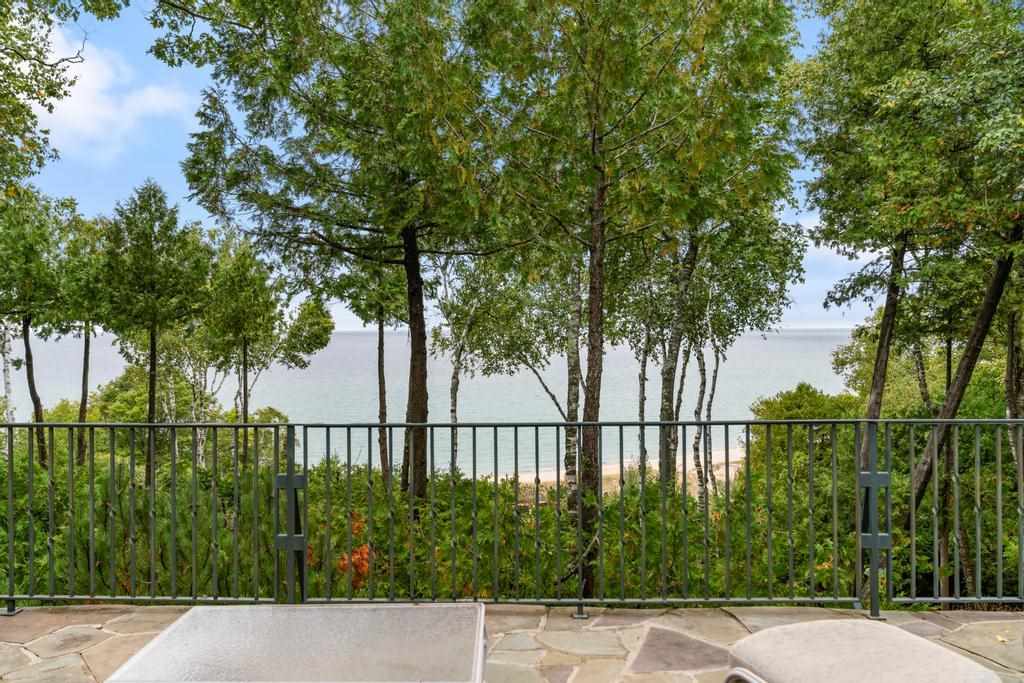 Charlevoix, Michigan 49720, United States, 8 Bedrooms Bedrooms, ,9 BathroomsBathrooms,Residential,Active,219399