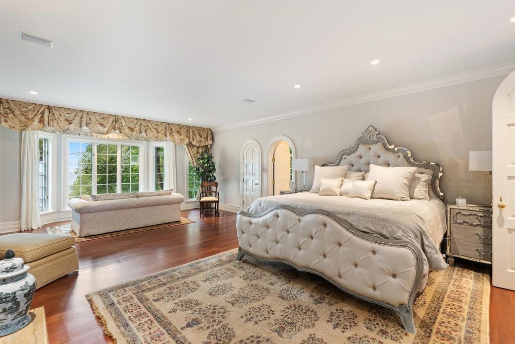 Charlevoix, Michigan 49720, United States, 8 Bedrooms Bedrooms, ,9 BathroomsBathrooms,Residential,Active,219399