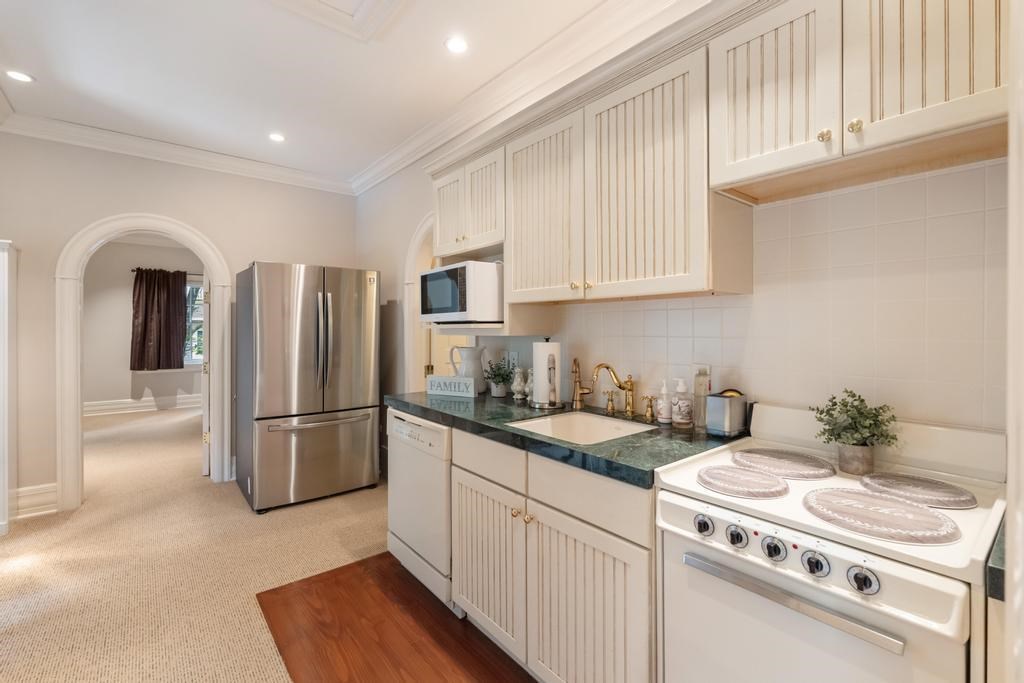 Charlevoix, Michigan 49720, United States, 8 Bedrooms Bedrooms, ,9 BathroomsBathrooms,Residential,Active,219399