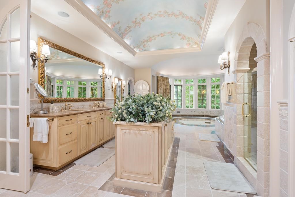 Charlevoix, Michigan 49720, United States, 8 Bedrooms Bedrooms, ,9 BathroomsBathrooms,Residential,Active,219399