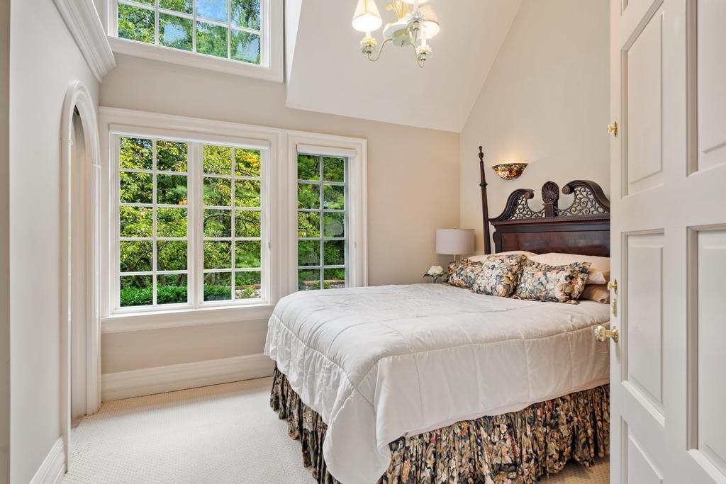 Charlevoix, Michigan 49720, United States, 8 Bedrooms Bedrooms, ,9 BathroomsBathrooms,Residential,Active,219399