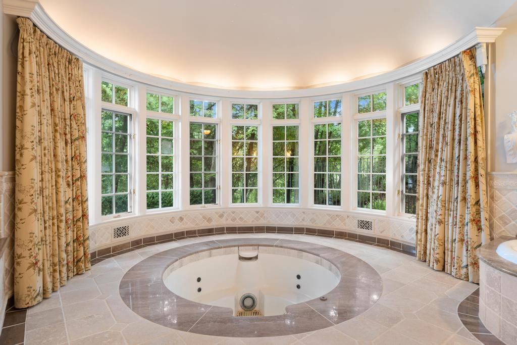 Charlevoix, Michigan 49720, United States, 8 Bedrooms Bedrooms, ,9 BathroomsBathrooms,Residential,Active,219399