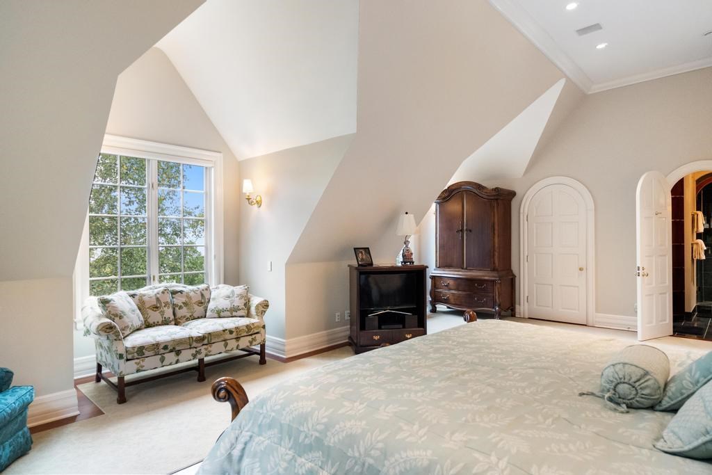 Charlevoix, Michigan 49720, United States, 8 Bedrooms Bedrooms, ,9 BathroomsBathrooms,Residential,Active,219399