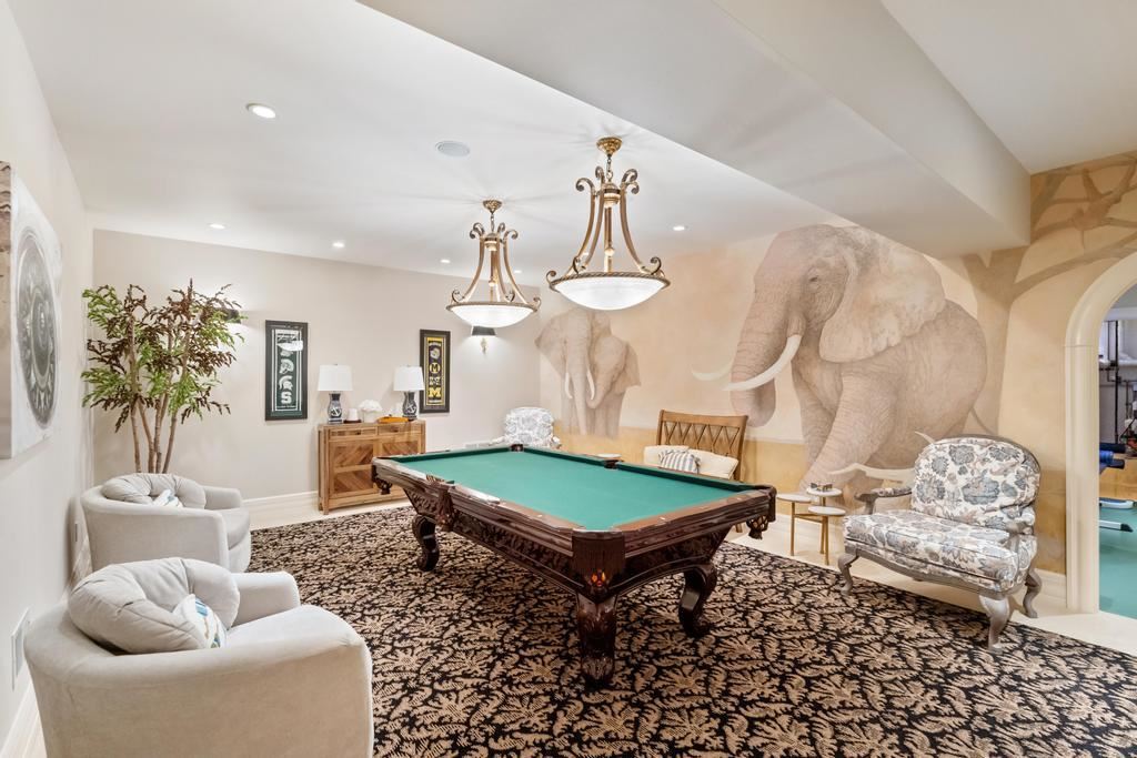 Charlevoix, Michigan 49720, United States, 8 Bedrooms Bedrooms, ,9 BathroomsBathrooms,Residential,Active,219399