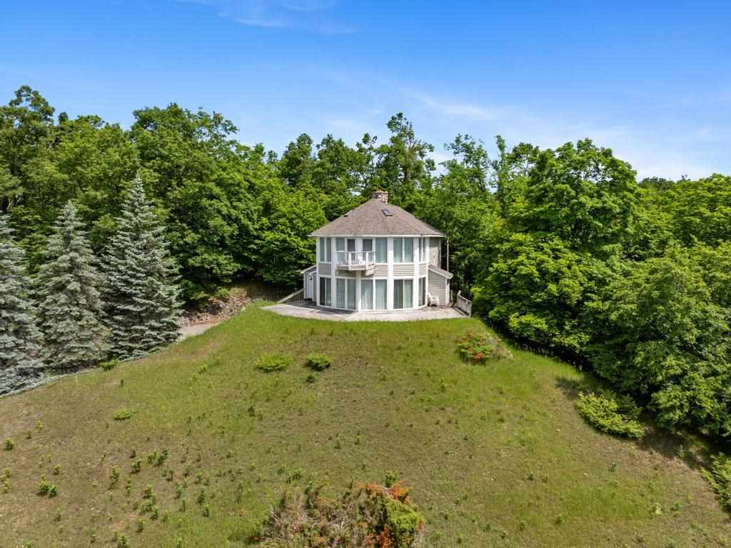 Boyne City, Michigan 49712, United States, 2 Bedrooms Bedrooms, ,3 BathroomsBathrooms,Residential,Active,100361