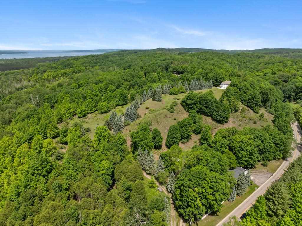 Boyne City, Michigan 49712, United States, 2 Bedrooms Bedrooms, ,3 BathroomsBathrooms,Residential,Active,100361