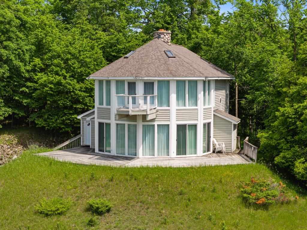 Boyne City, Michigan 49712, United States, 2 Bedrooms Bedrooms, ,3 BathroomsBathrooms,Residential,Active,100361