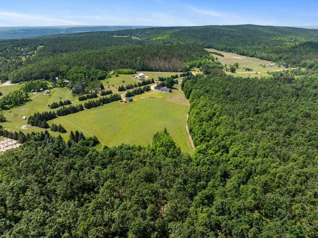 Boyne Falls, Michigan 49713, United States, 3 Bedrooms Bedrooms, ,2 BathroomsBathrooms,Residential,Active,178661