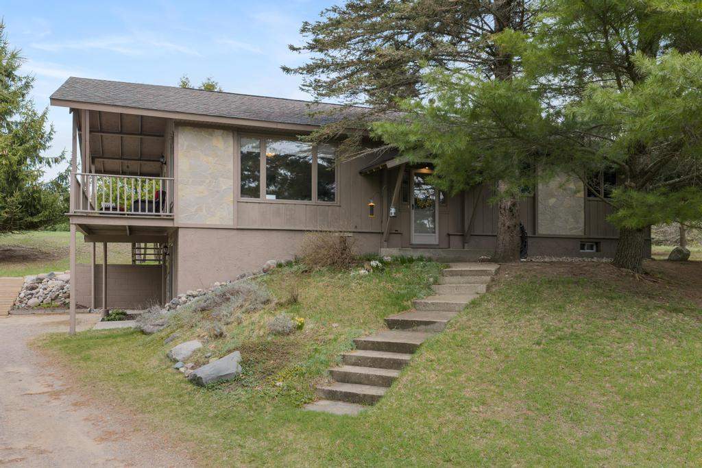 4802 Blackbird Road