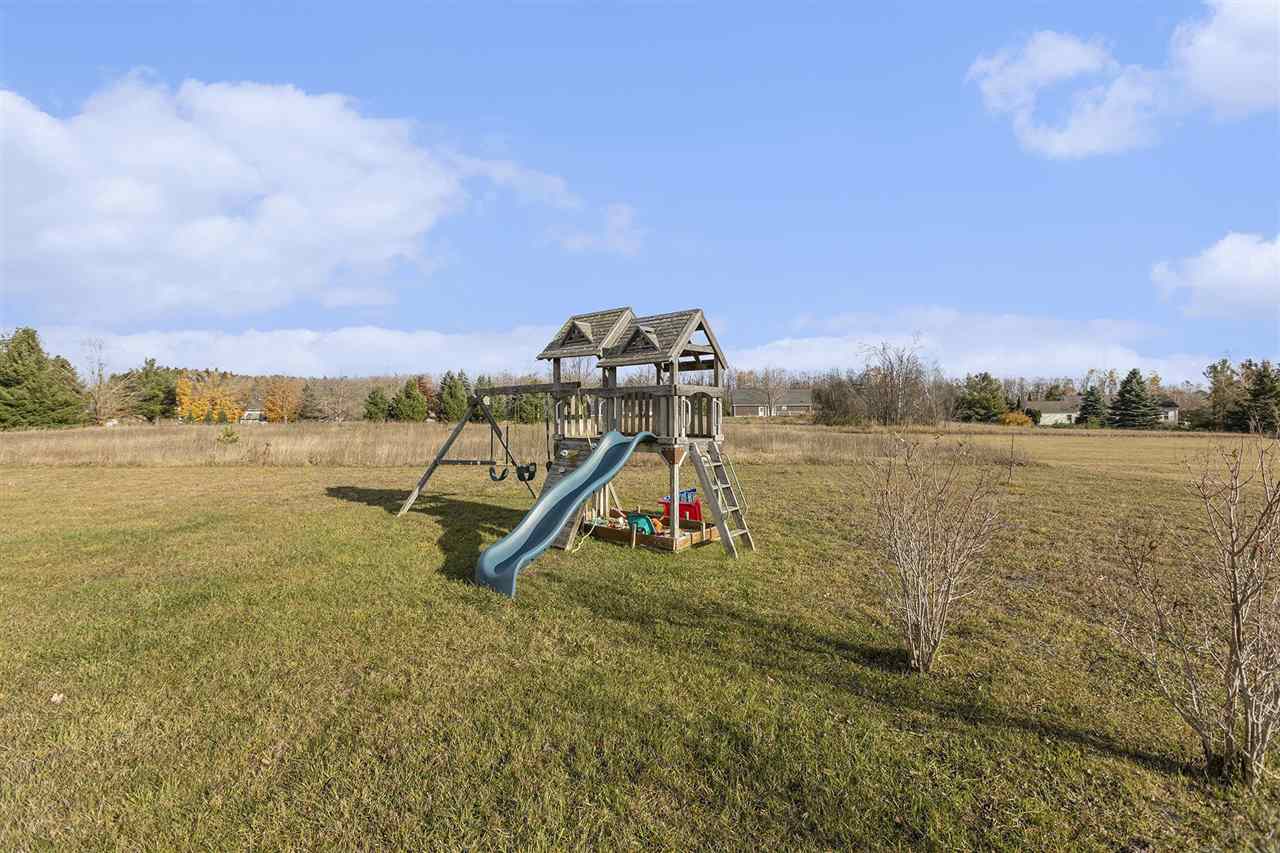 Harbor Springs, Michigan 49740, United States, 4 Bedrooms Bedrooms, ,3 BathroomsBathrooms,Residential,Active,240354