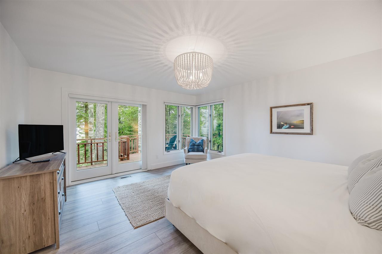 Charlevoix, Michigan 49720, United States, 4 Bedrooms Bedrooms, ,3 BathroomsBathrooms,Residential,Active,181520