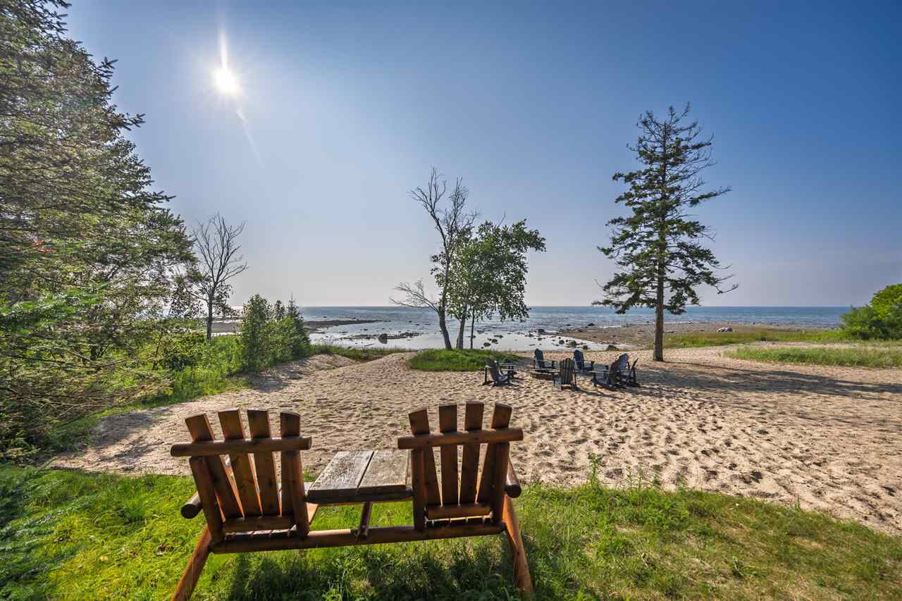 Charlevoix, Michigan 49720, United States, 4 Bedrooms Bedrooms, ,3 BathroomsBathrooms,Residential,Active,181520