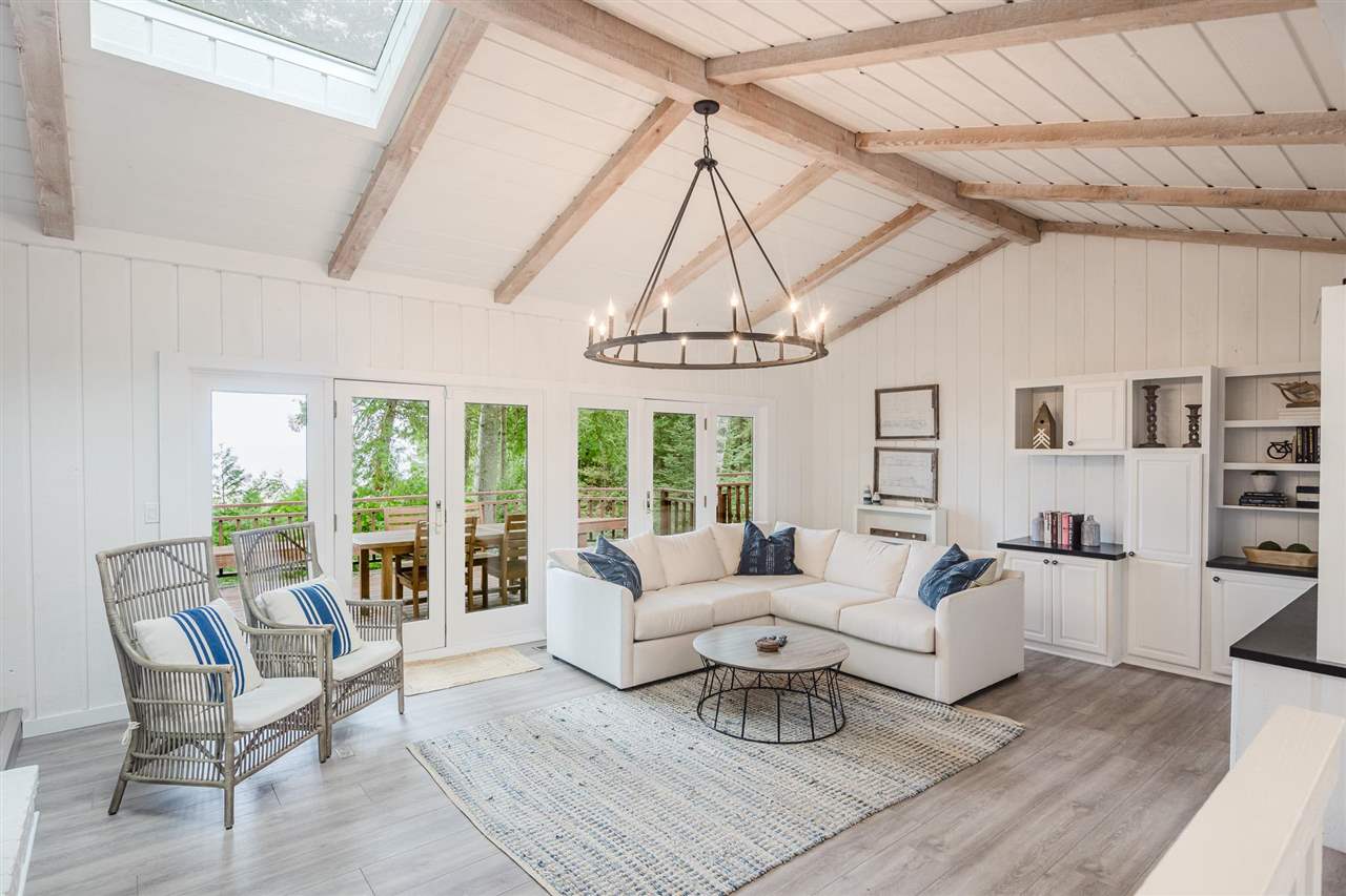 Charlevoix, Michigan 49720, United States, 4 Bedrooms Bedrooms, ,3 BathroomsBathrooms,Residential,Active,181520