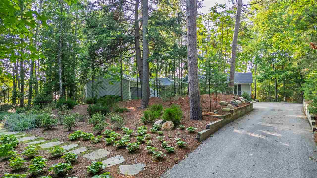 Charlevoix, Michigan 49720, United States, 4 Bedrooms Bedrooms, ,3 BathroomsBathrooms,Residential,Active,181520