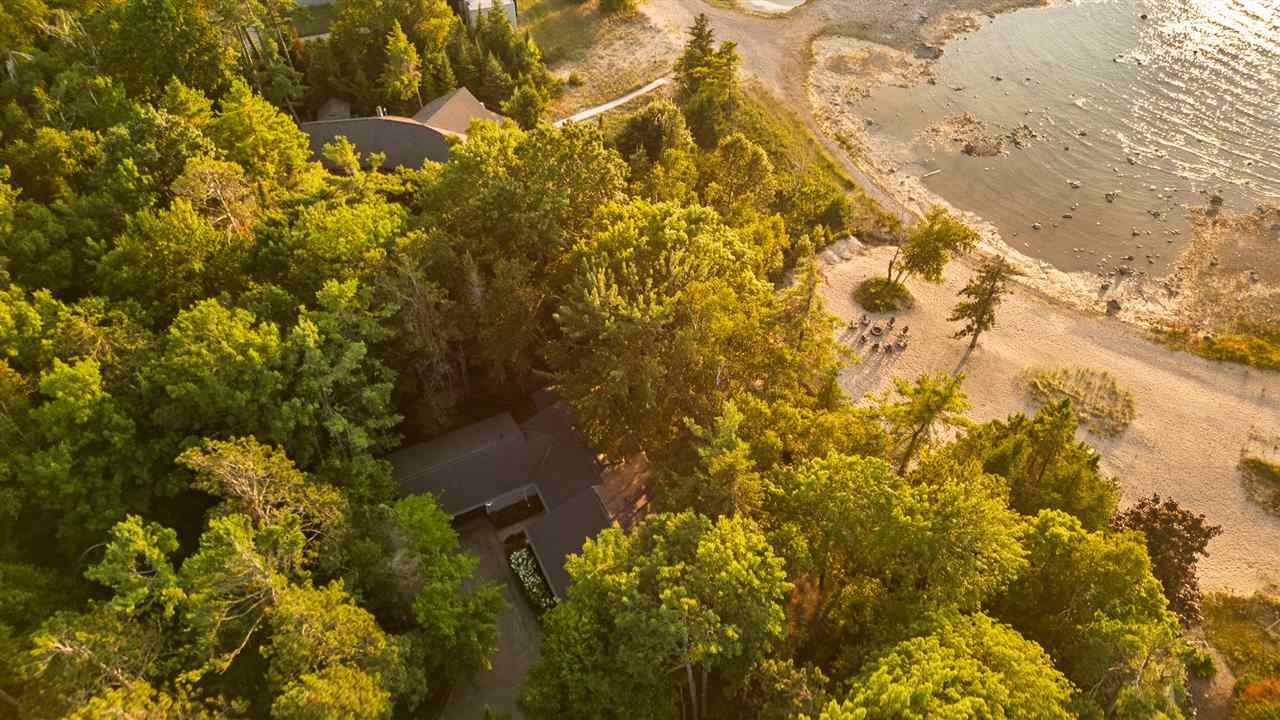 Charlevoix, Michigan 49720, United States, 4 Bedrooms Bedrooms, ,3 BathroomsBathrooms,Residential,Active,181520