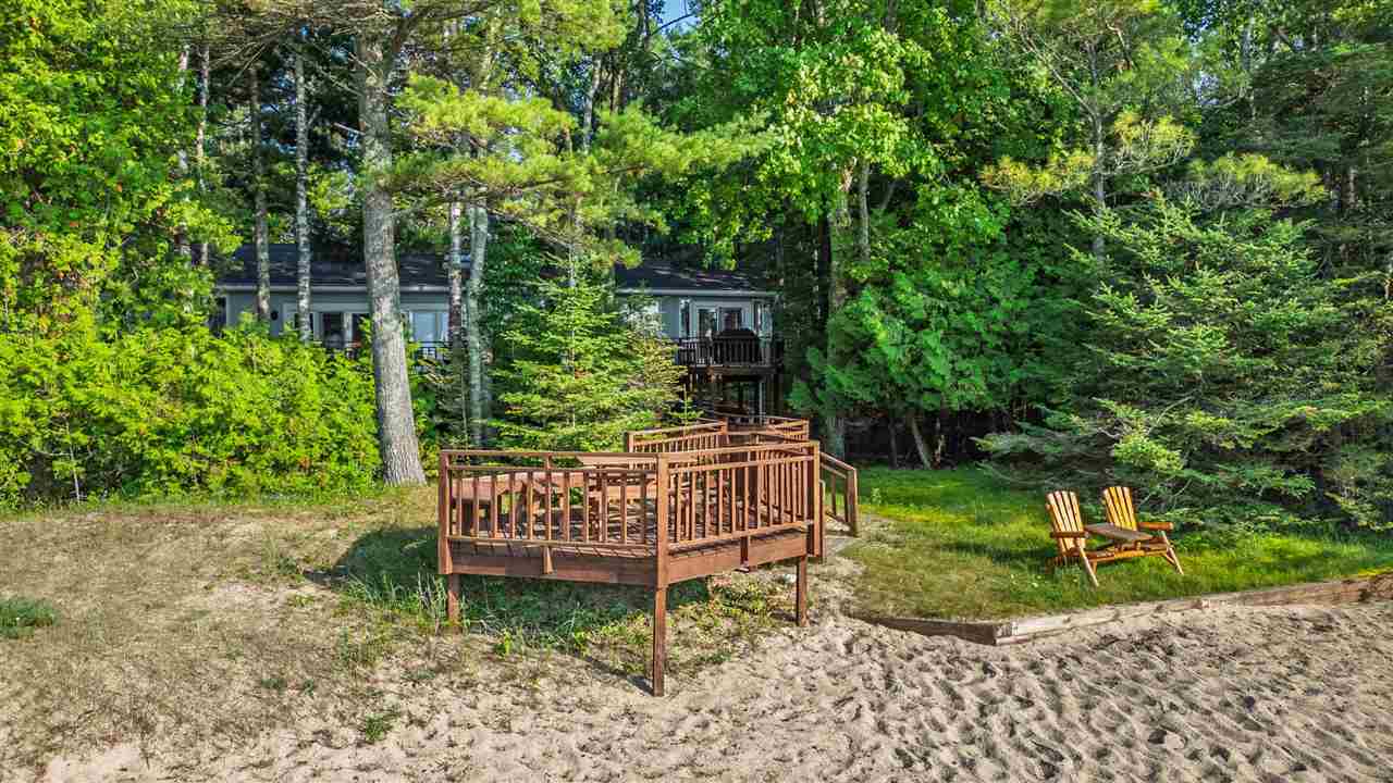 Charlevoix, Michigan 49720, United States, 4 Bedrooms Bedrooms, ,3 BathroomsBathrooms,Residential,Active,181520