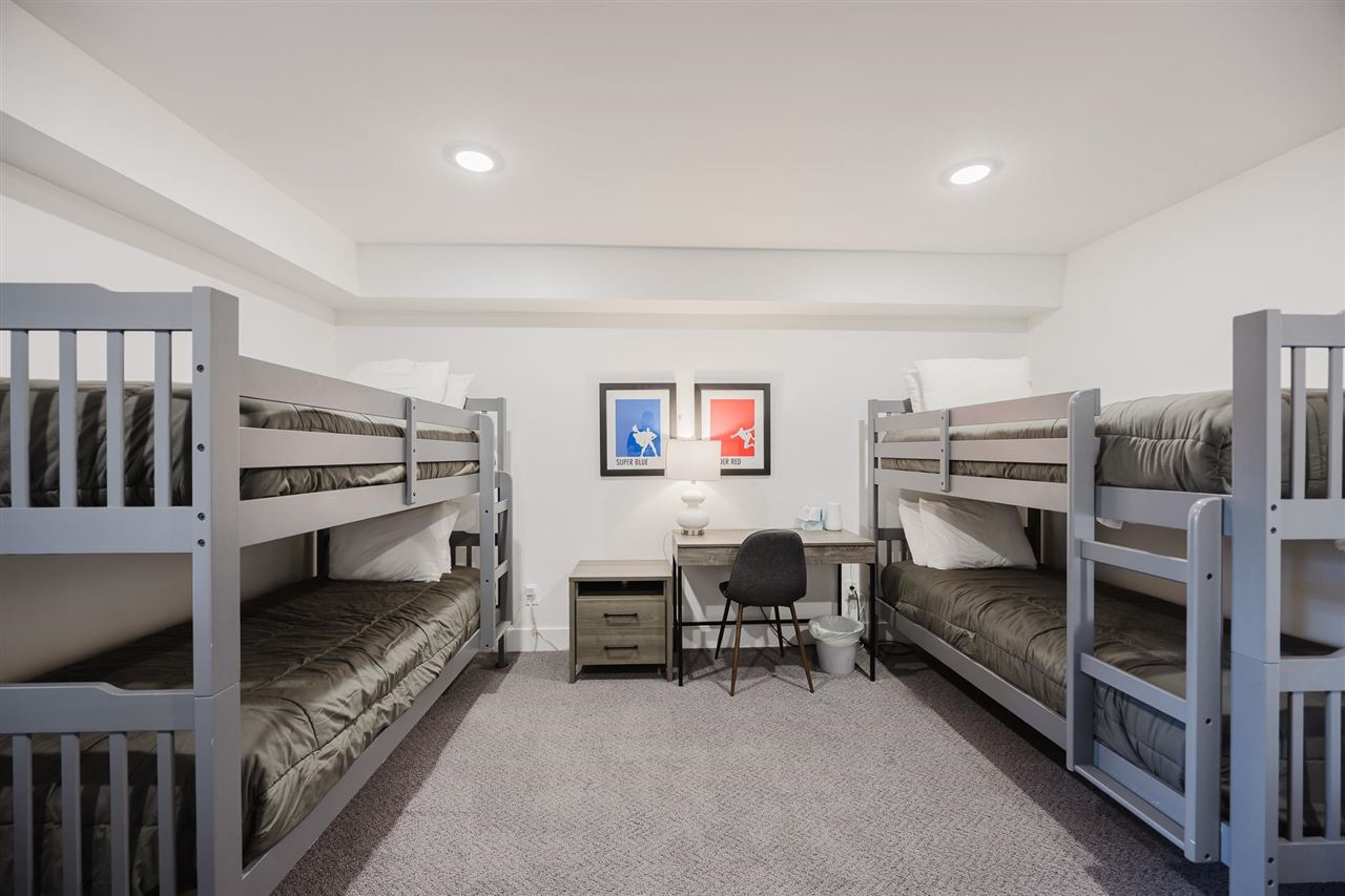 Charlevoix, Michigan 49720, United States, 4 Bedrooms Bedrooms, ,3 BathroomsBathrooms,Residential,Active,181520