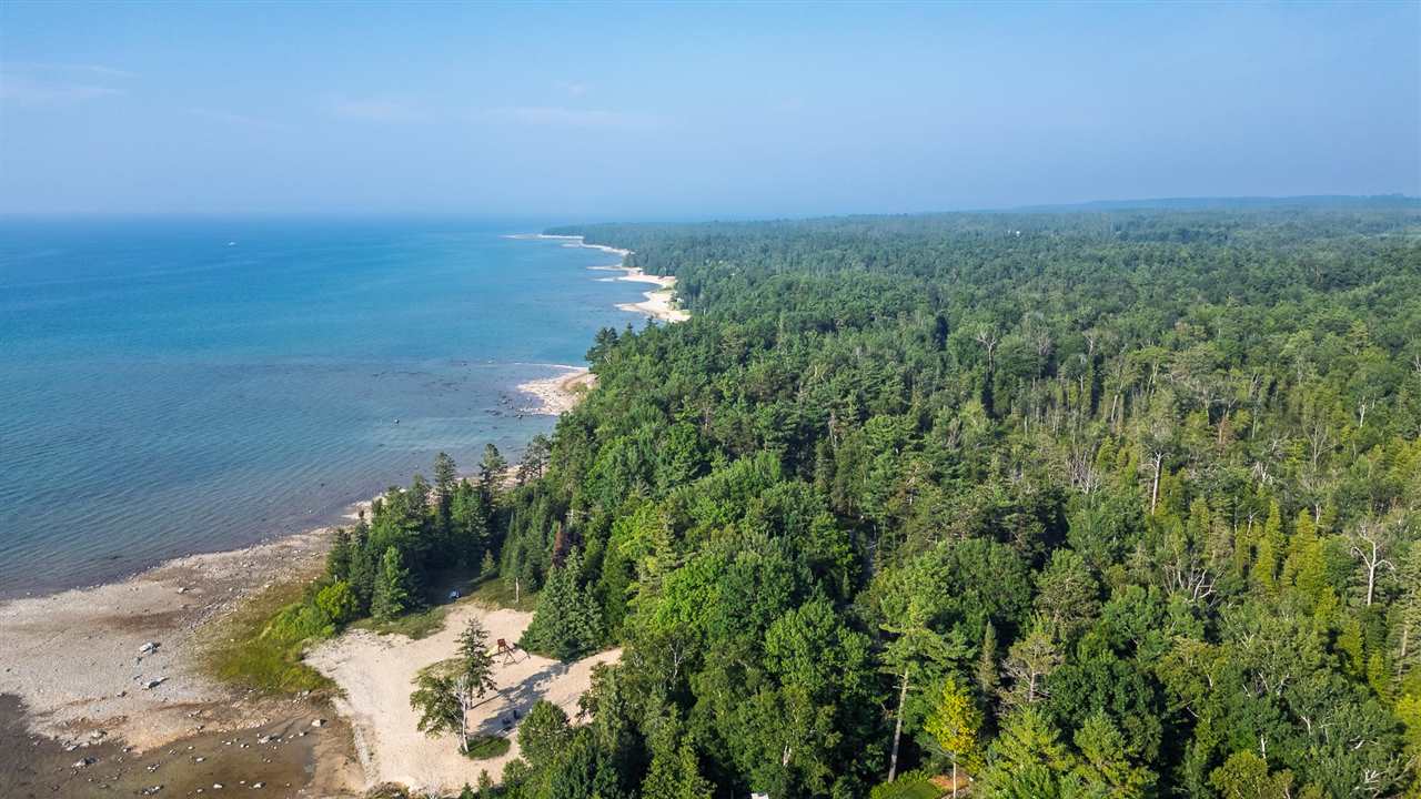 Charlevoix, Michigan 49720, United States, 4 Bedrooms Bedrooms, ,3 BathroomsBathrooms,Residential,Active,181520