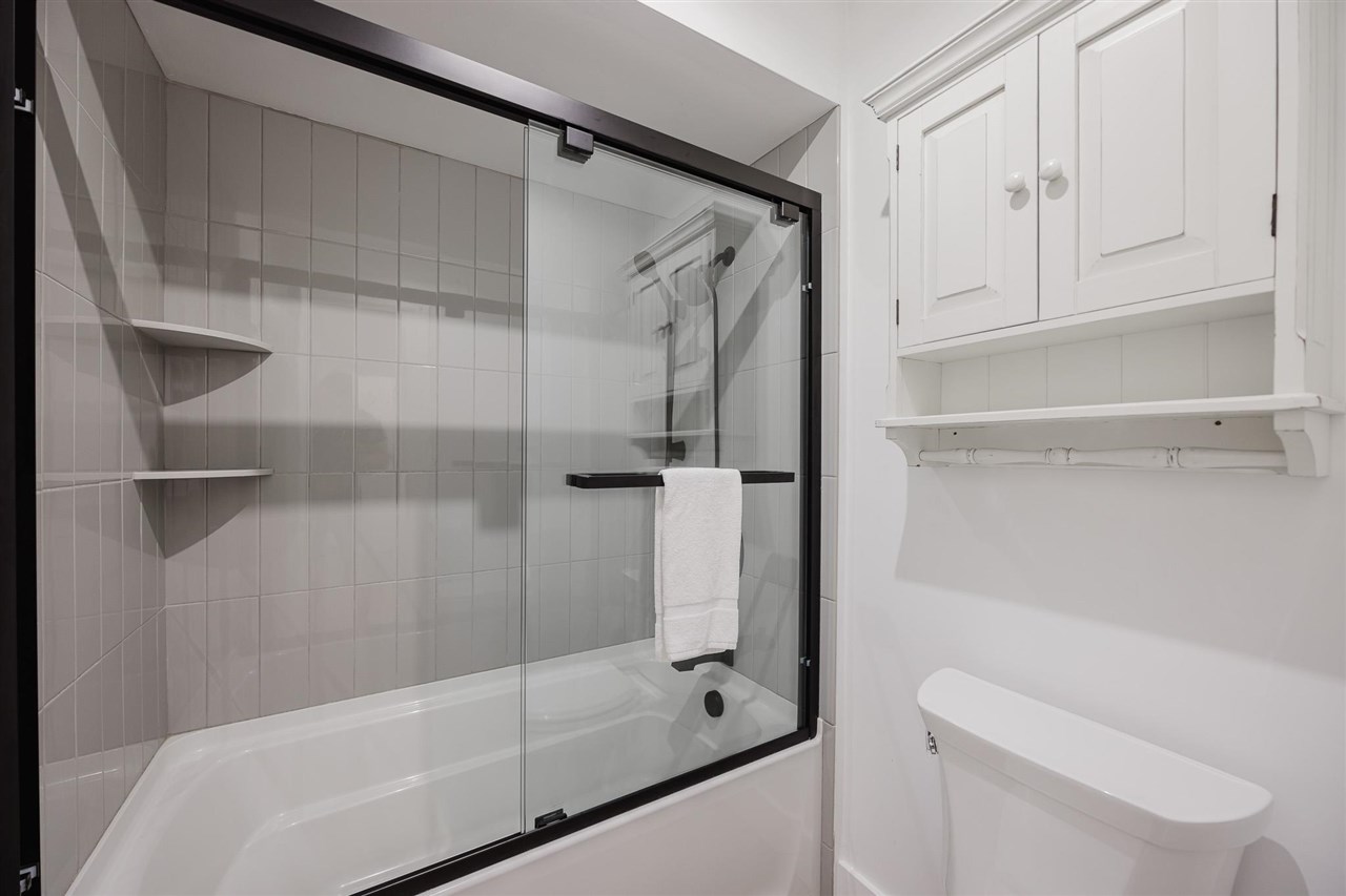 Charlevoix, Michigan 49720, United States, 4 Bedrooms Bedrooms, ,3 BathroomsBathrooms,Residential,Active,181520