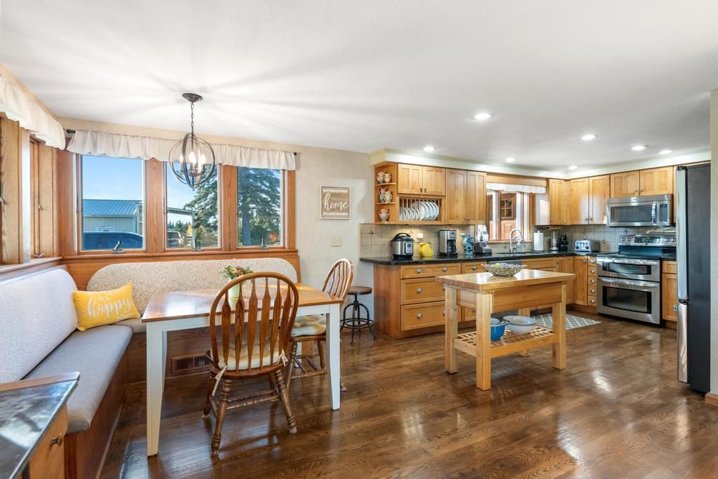 Petoskey, Michigan 49770, United States, 4 Bedrooms Bedrooms, ,2 BathroomsBathrooms,Residential,Active,31871