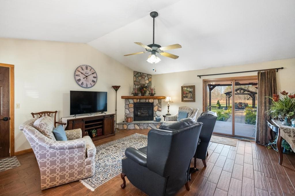 Petoskey, Michigan 49770, United States, 4 Bedrooms Bedrooms, ,2 BathroomsBathrooms,Residential,Active,31871