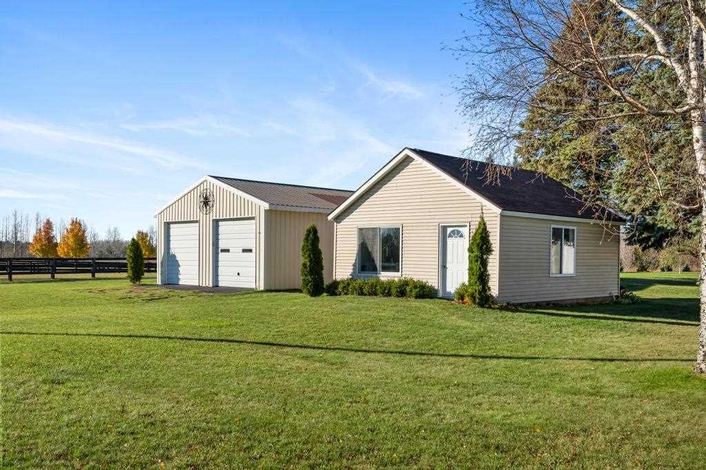 Petoskey, Michigan 49770, United States, 4 Bedrooms Bedrooms, ,2 BathroomsBathrooms,Residential,Active,31871