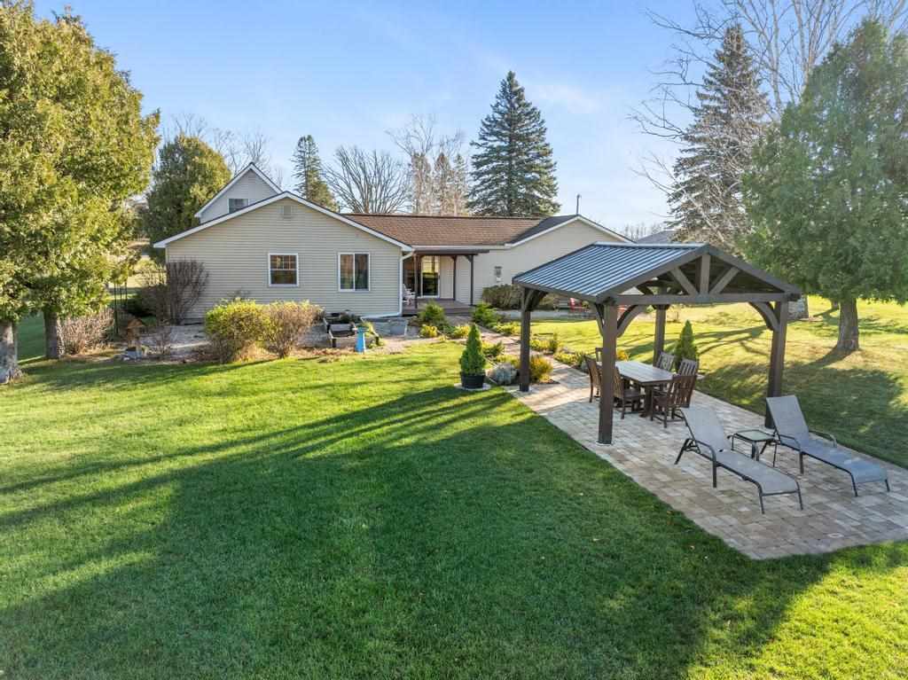 Petoskey, Michigan 49770, United States, 4 Bedrooms Bedrooms, ,2 BathroomsBathrooms,Residential,Active,31871