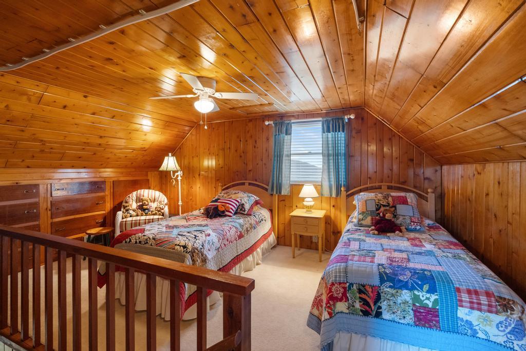 Petoskey, Michigan 49770, United States, 4 Bedrooms Bedrooms, ,2 BathroomsBathrooms,Residential,Active,31871