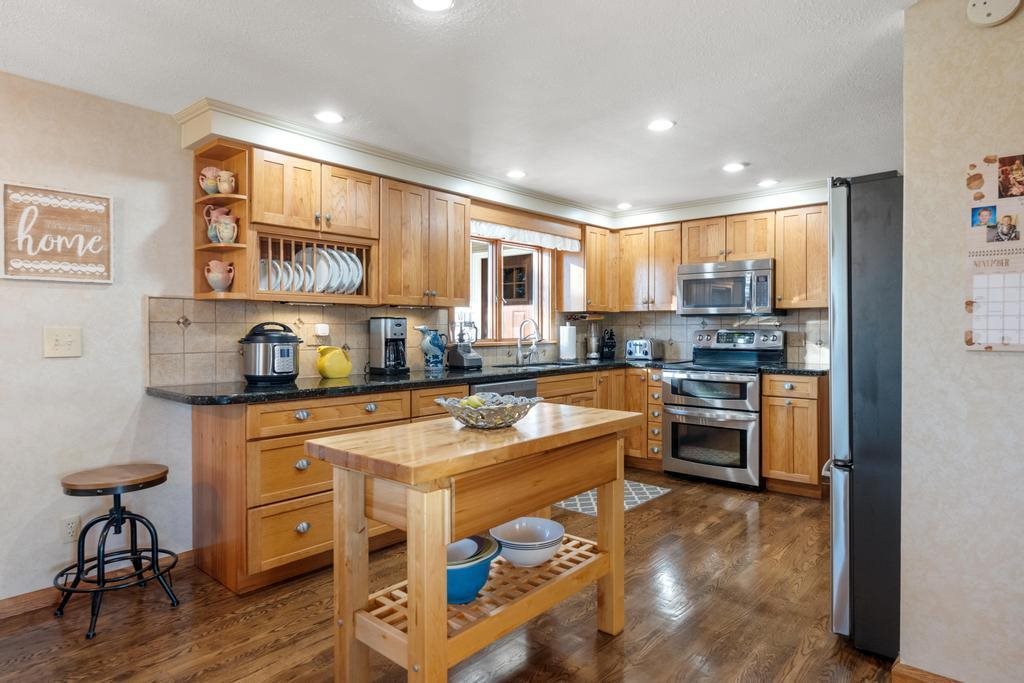 Petoskey, Michigan 49770, United States, 4 Bedrooms Bedrooms, ,2 BathroomsBathrooms,Residential,Active,31871