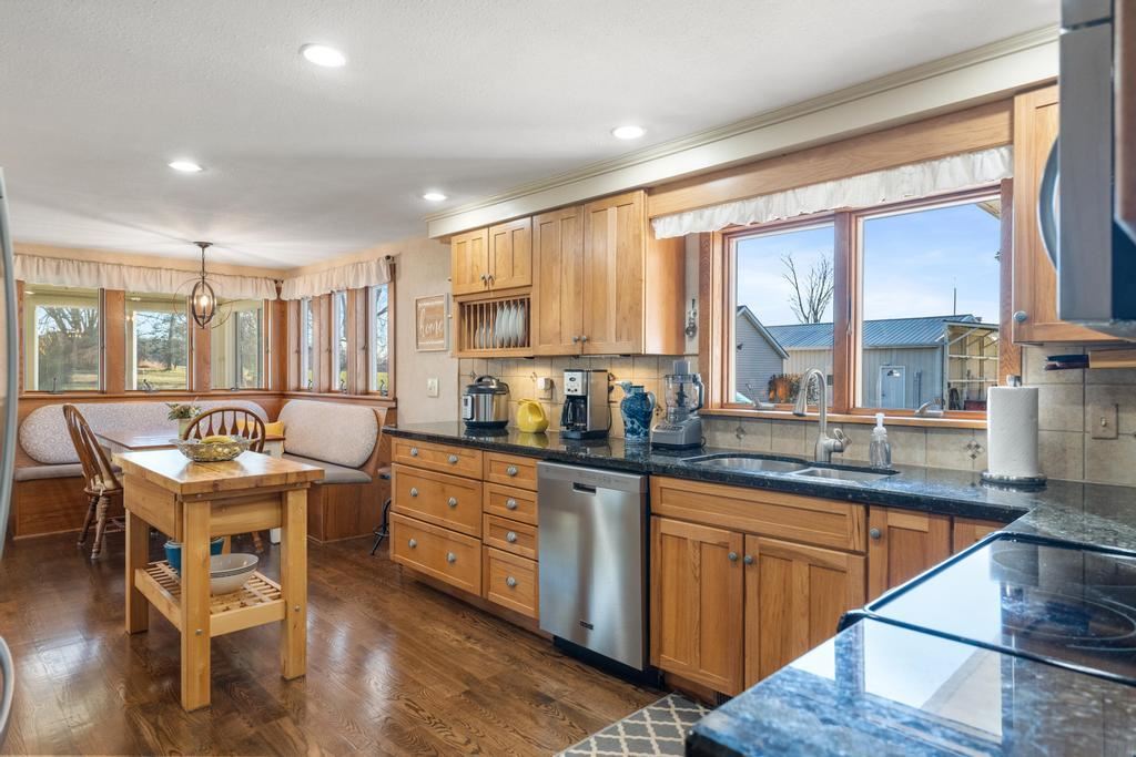 Petoskey, Michigan 49770, United States, 4 Bedrooms Bedrooms, ,2 BathroomsBathrooms,Residential,Active,31871