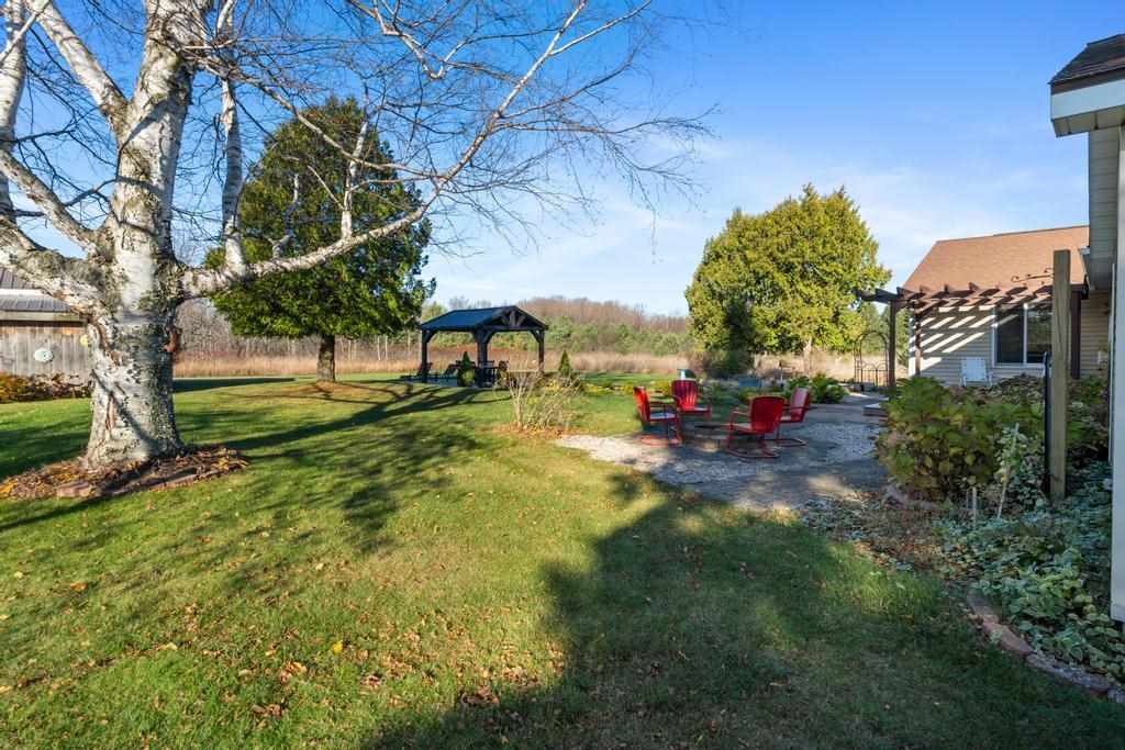 Petoskey, Michigan 49770, United States, 4 Bedrooms Bedrooms, ,2 BathroomsBathrooms,Residential,Active,31871