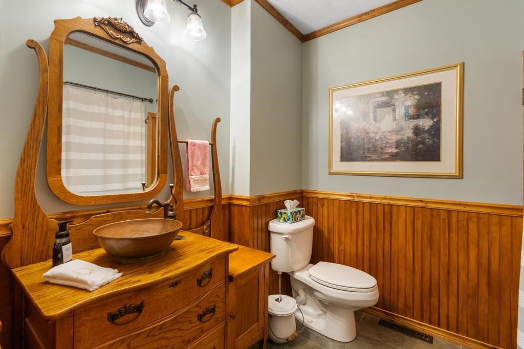 Petoskey, Michigan 49770, United States, 4 Bedrooms Bedrooms, ,2 BathroomsBathrooms,Residential,Active,31871