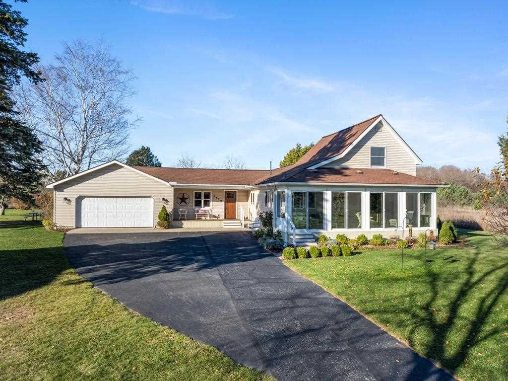 Petoskey, Michigan 49770, United States, 4 Bedrooms Bedrooms, ,2 BathroomsBathrooms,Residential,Active,31871