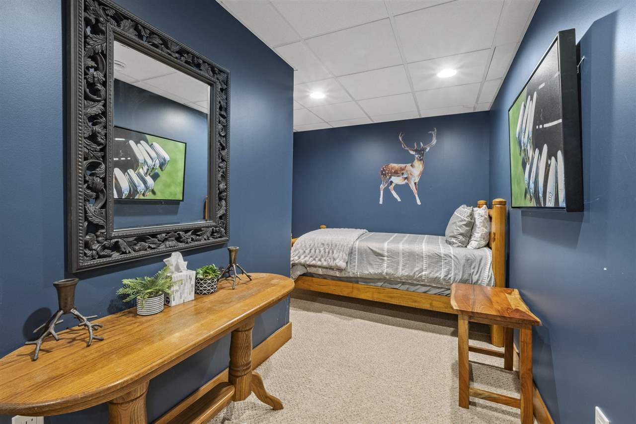 Boyne Falls, Michigan 49713, United States, 3 Bedrooms Bedrooms, ,3 BathroomsBathrooms,Residential,Active,5958