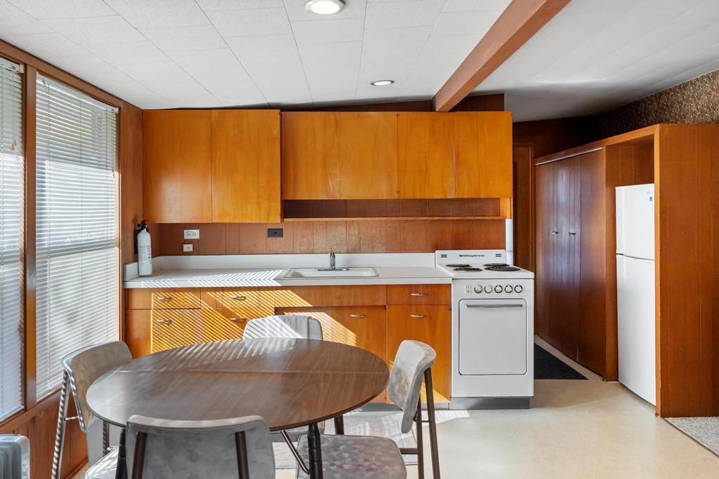 Charlevoix, Michigan 49720, United States, 4 Bedrooms Bedrooms, ,4 BathroomsBathrooms,Residential,Active,231634