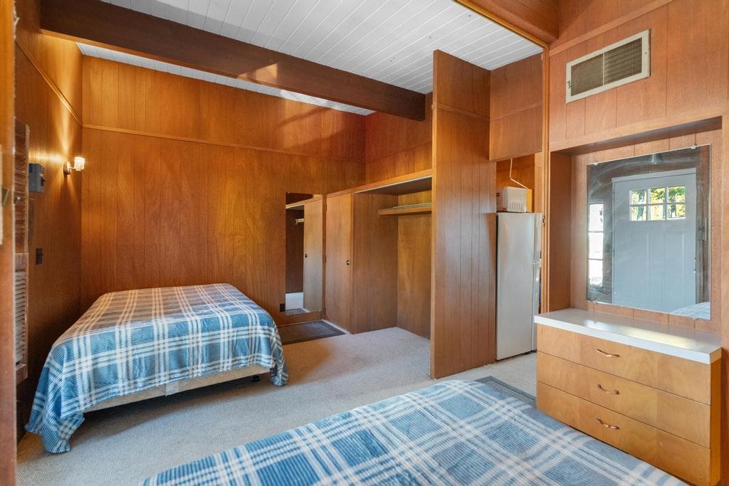 Charlevoix, Michigan 49720, United States, 4 Bedrooms Bedrooms, ,4 BathroomsBathrooms,Residential,Active,231634