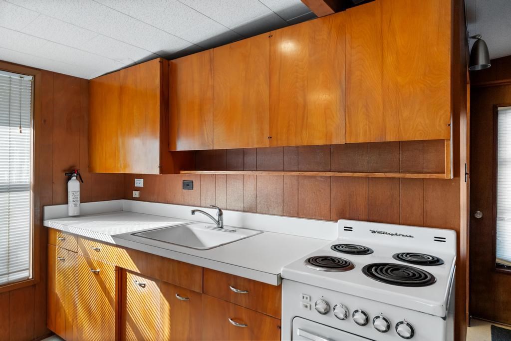 Charlevoix, Michigan 49720, United States, 4 Bedrooms Bedrooms, ,4 BathroomsBathrooms,Residential,Active,231634