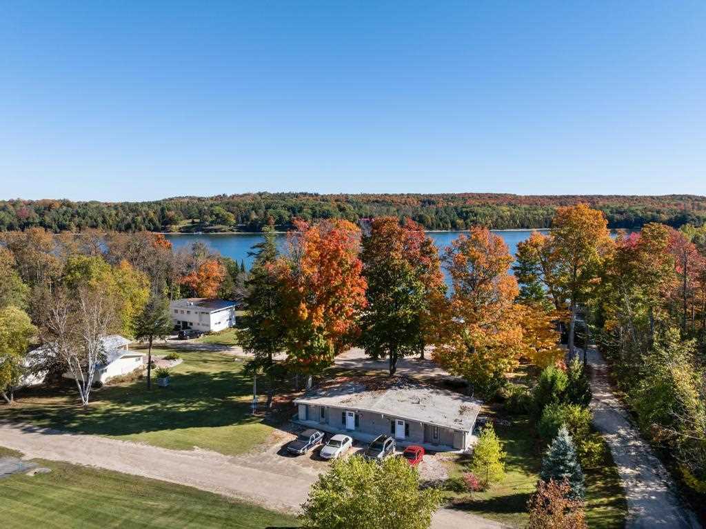 Charlevoix, Michigan 49720, United States, 4 Bedrooms Bedrooms, ,4 BathroomsBathrooms,Residential,Active,231634