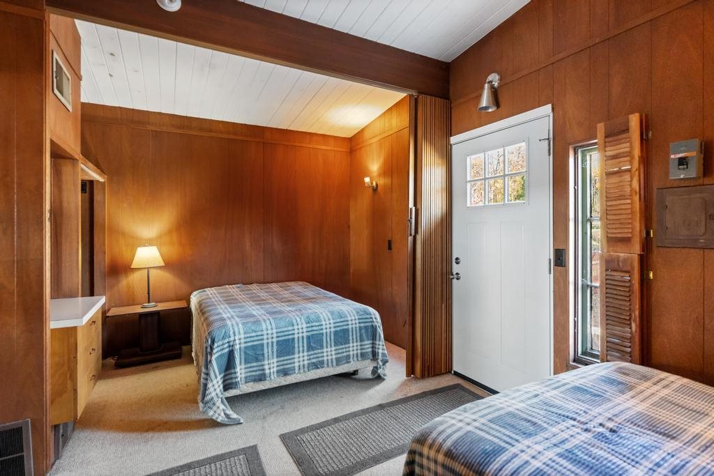 Charlevoix, Michigan 49720, United States, 4 Bedrooms Bedrooms, ,4 BathroomsBathrooms,Residential,Active,231634