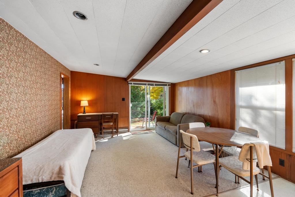 Charlevoix, Michigan 49720, United States, 4 Bedrooms Bedrooms, ,4 BathroomsBathrooms,Residential,Active,231634